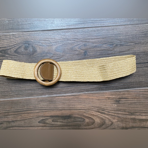 Straw Belt with Wood Buckle - Picture 2 of 3